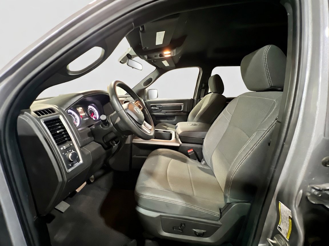 Used 2023 RAM 1500 Warlock AWD/4WD image 14