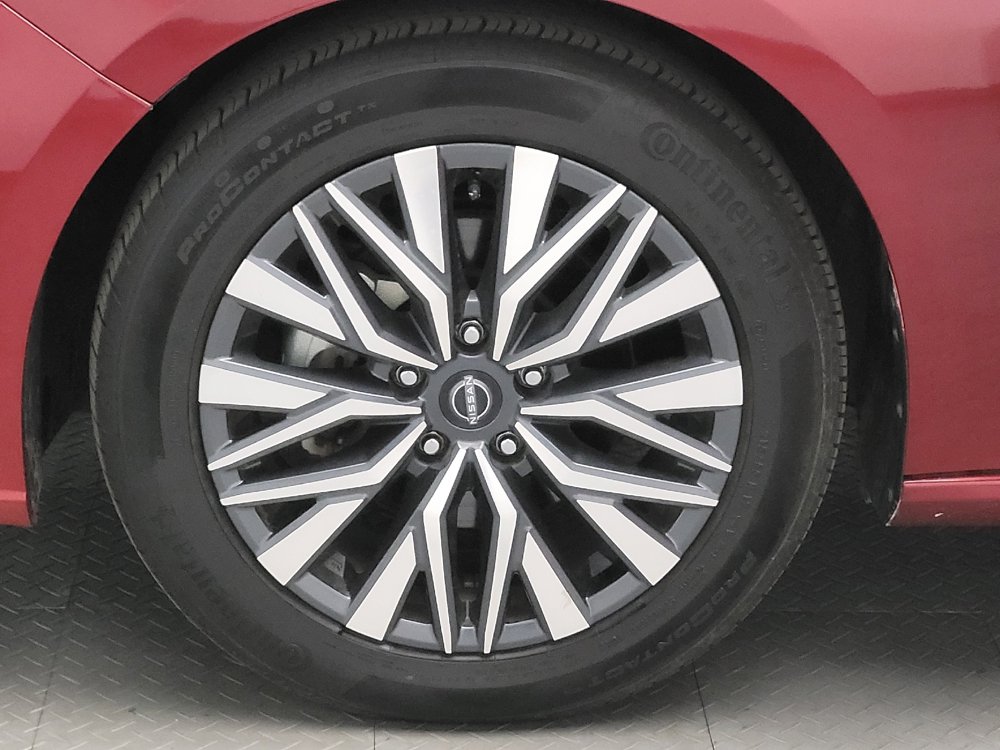 Used 2024 Nissan Altima 2.5 SV image 31