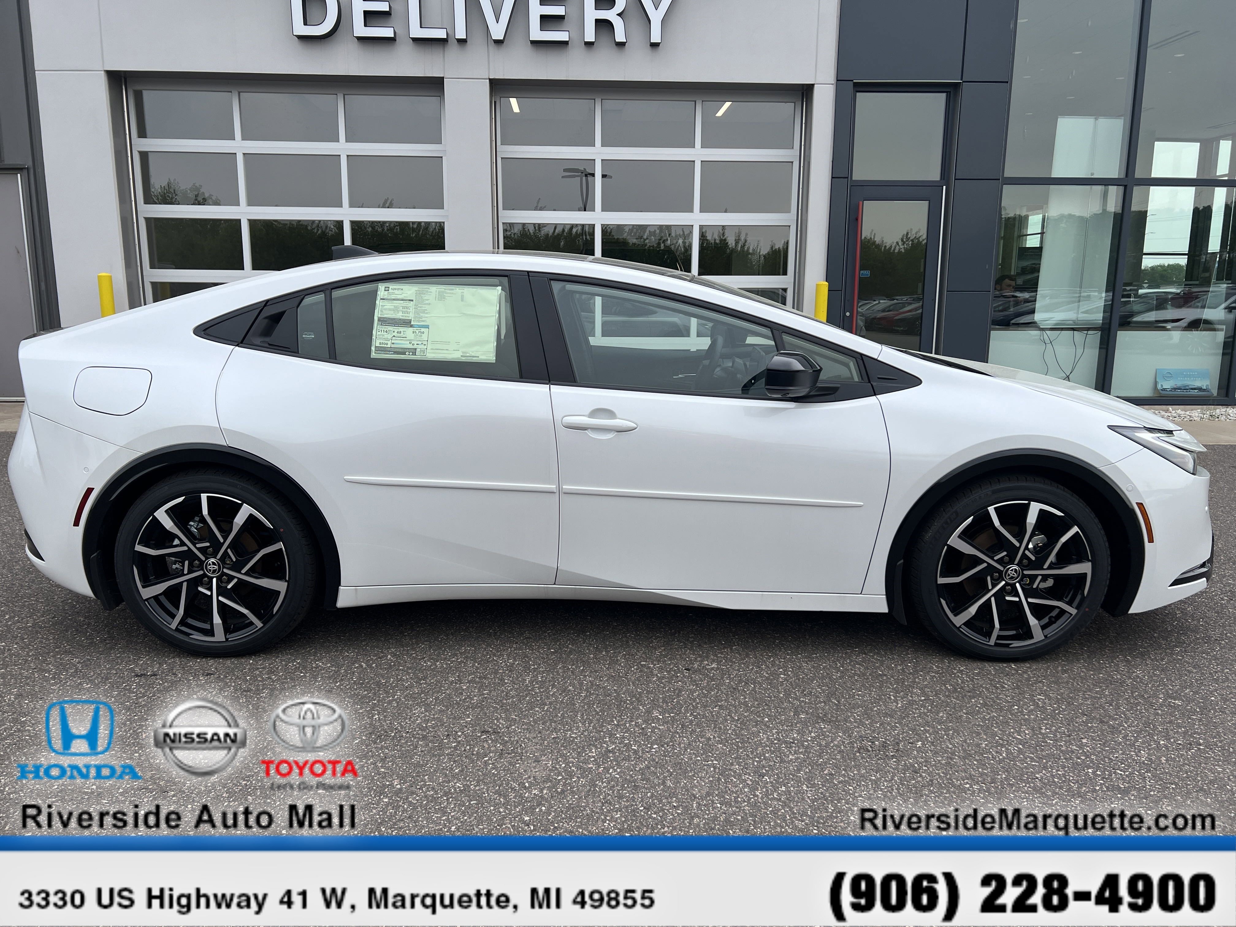 Used 2024 Toyota Prius Prime Premium w/ Advanced Technology Package image 10