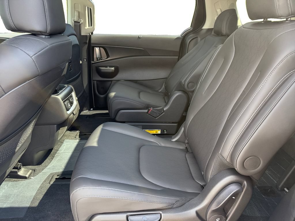 New 2027 Kia Carnival SX w/ Dark Edition Package FWD image 15