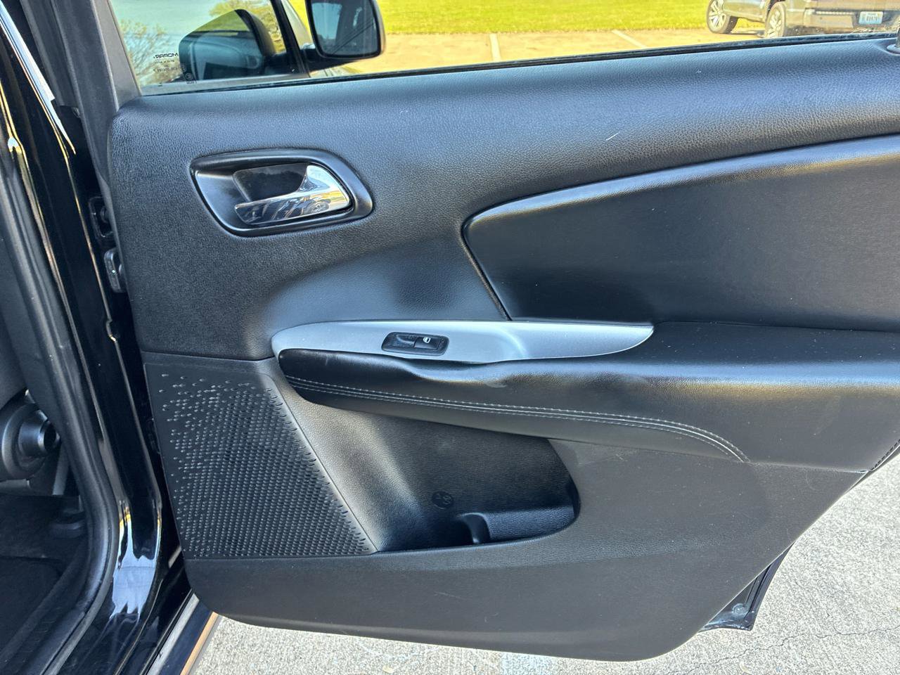 Used 2018 Dodge Journey SE w/ Blacktop Package image 29