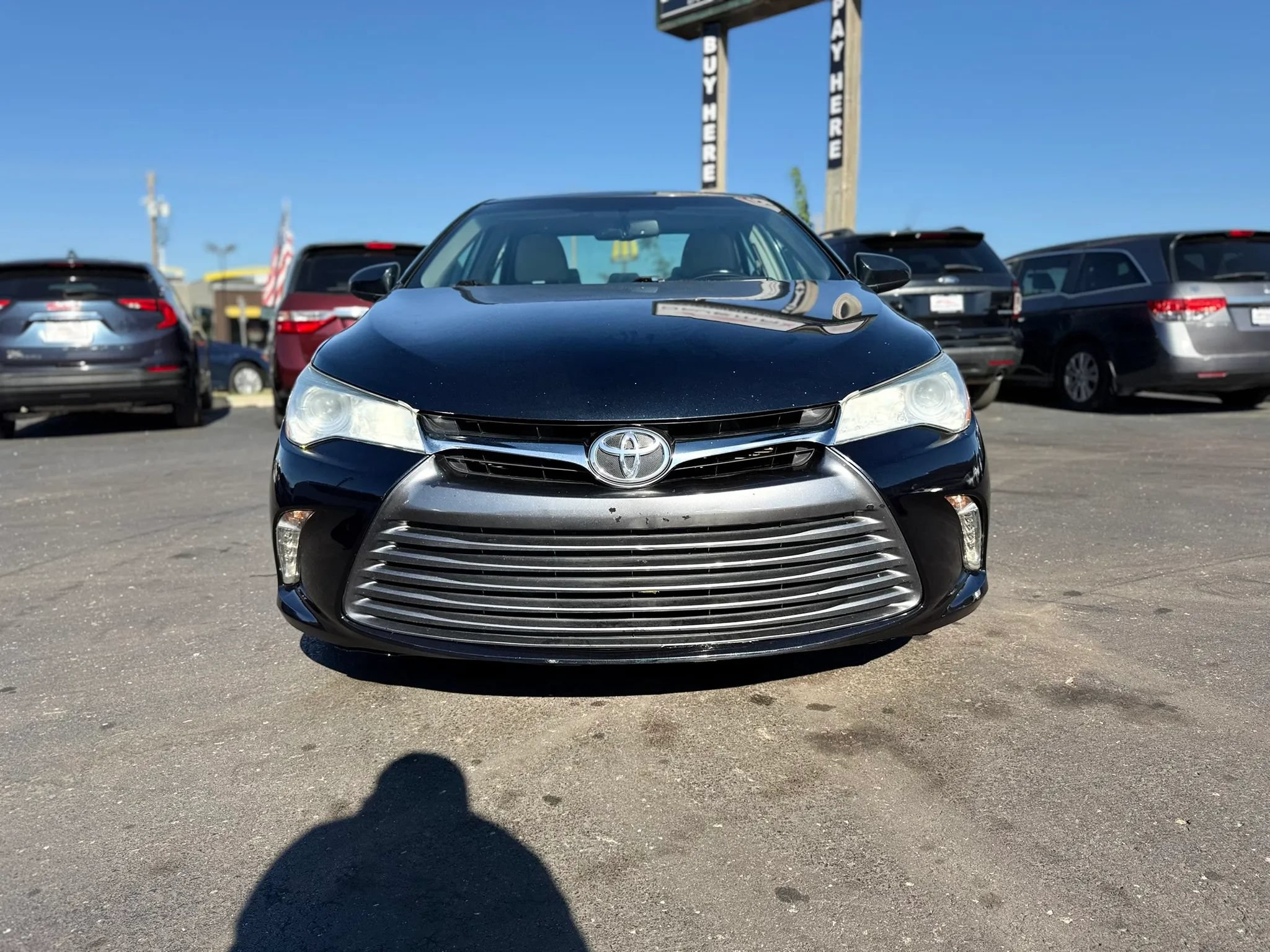 Used 2017 Toyota Camry XLE w/ Moonroof Package FWD image 11