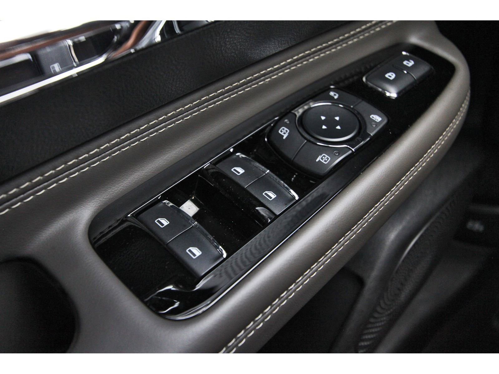 Used 2025 Lincoln Corsair FWD w/ Equipment Group 101A image 21