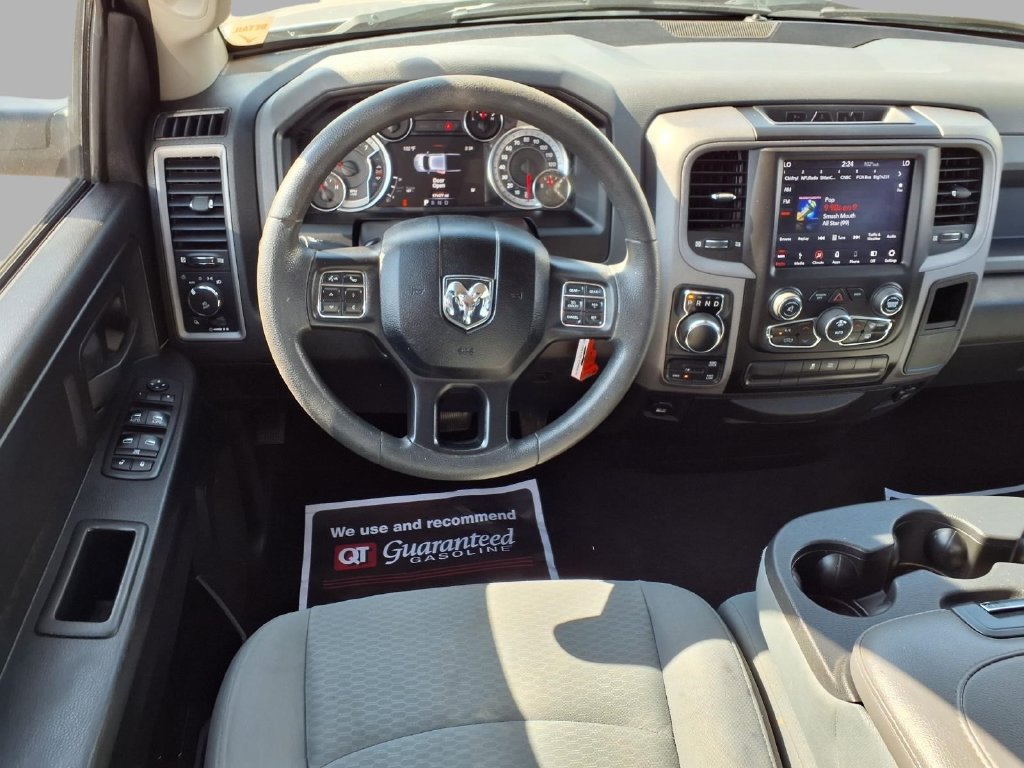 Used 2019 RAM 1500 Express w/ Express Value Package AWD/4WD image 4