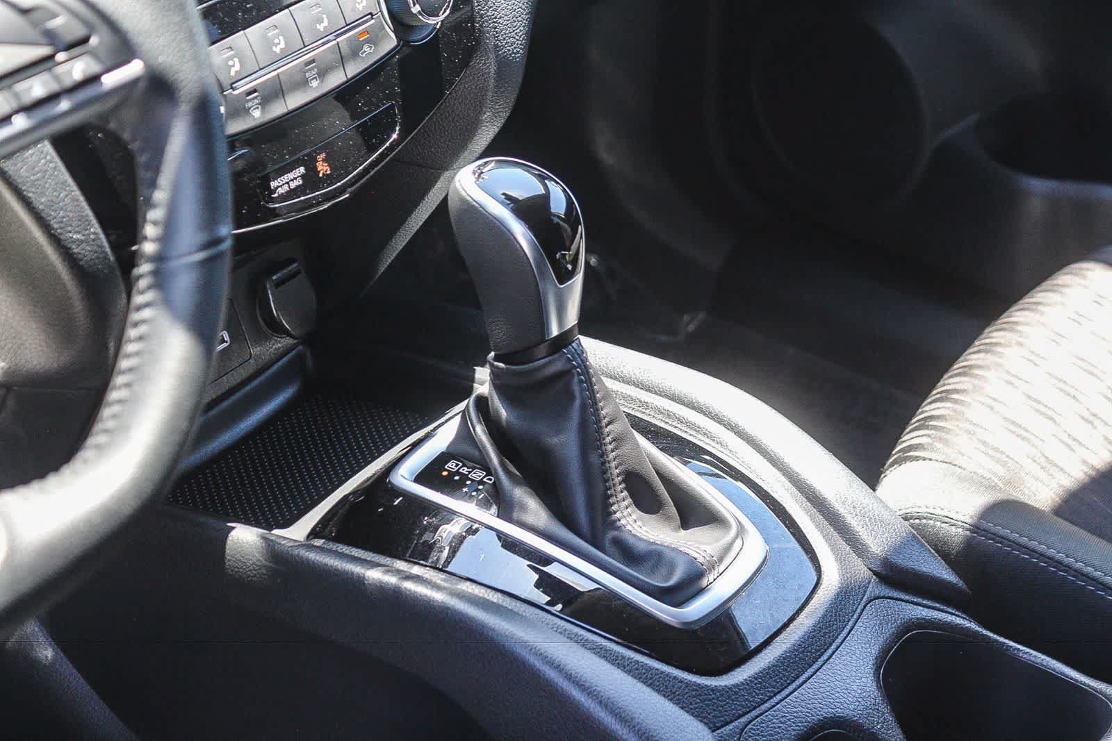Used 2019 Nissan Rogue S w/ Special Edition Package FWD image 26