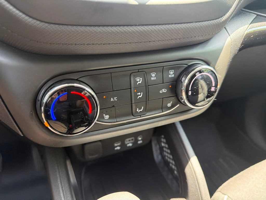 Used 2022 Chevrolet TrailBlazer LT FWD image 30