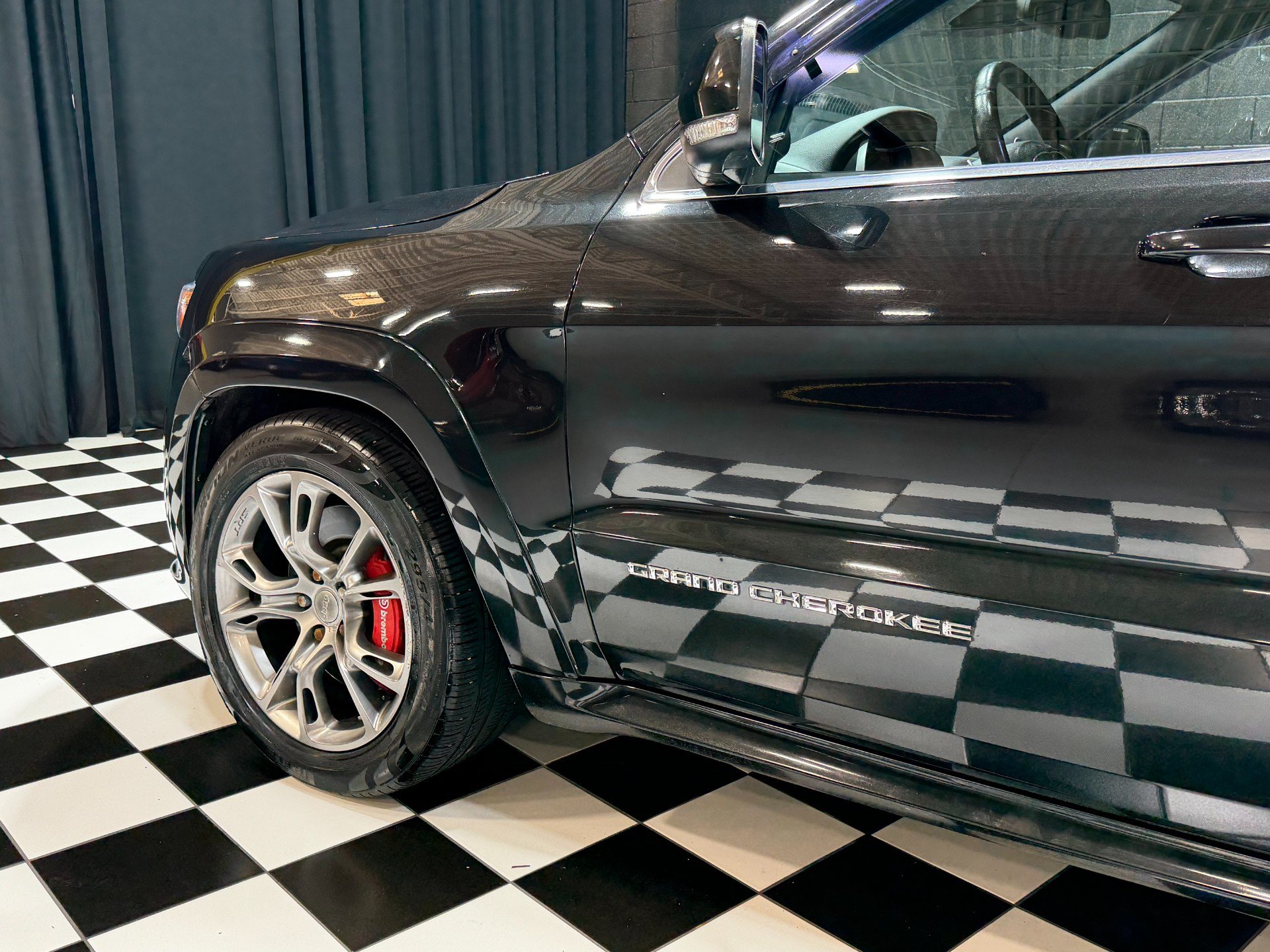 Used 2014 Jeep Grand Cherokee SRT8 w/ Luxury Group II AWD/4WD image 29