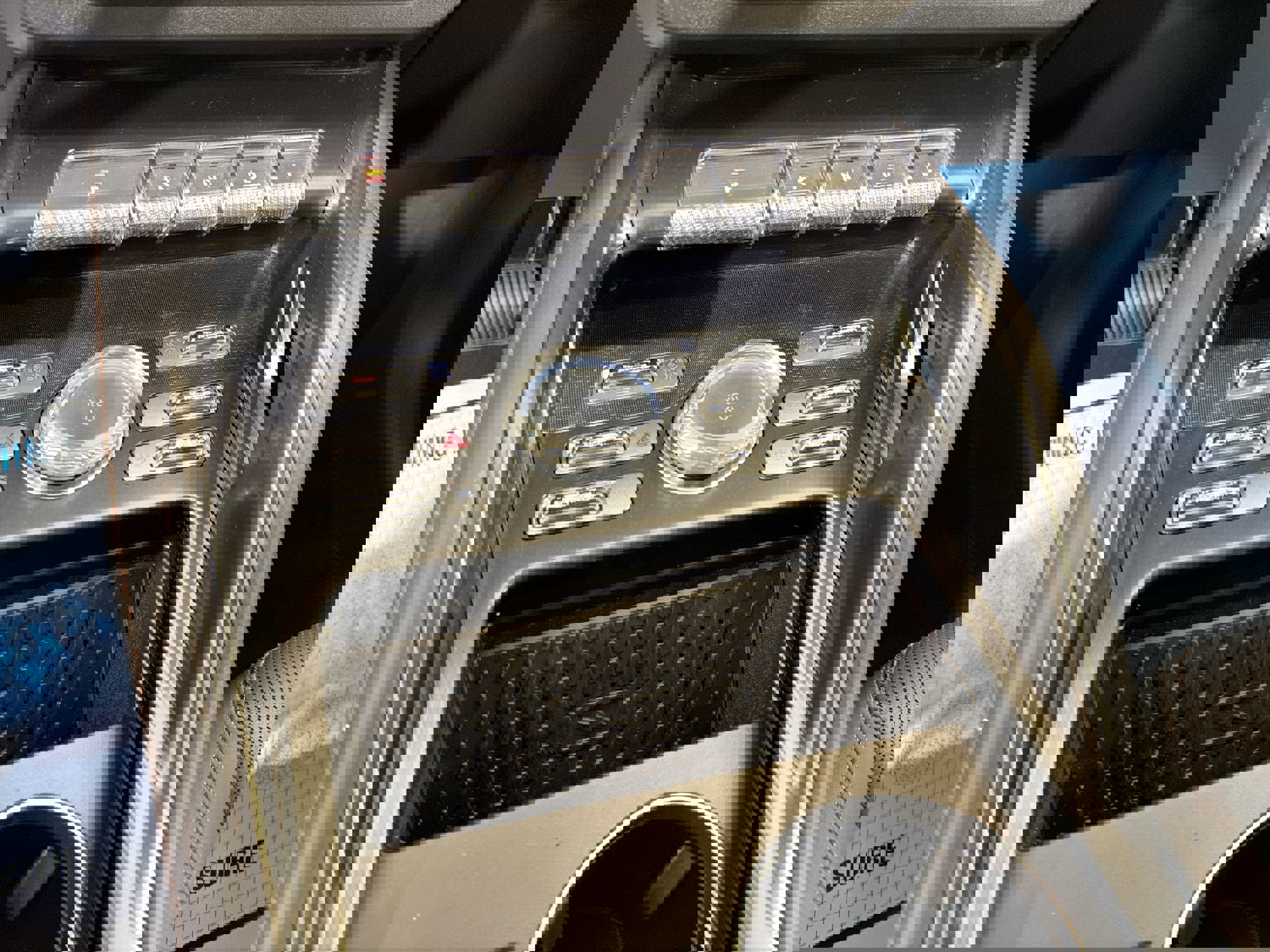 Used 2025 Lincoln Nautilus Premier w/ Jet Appearance Package image 21