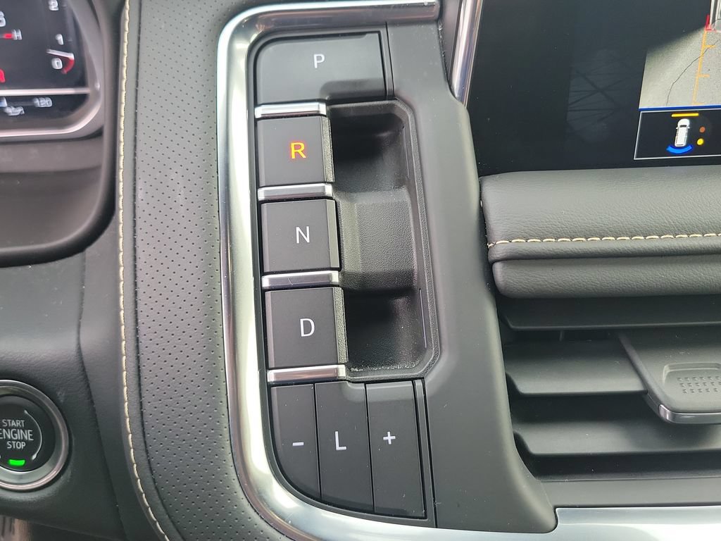 Used 2023 GMC Yukon SLT w/ SLT Premium Package AWD/4WD image 32
