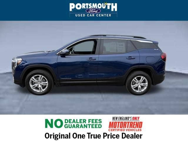 Used 2022 GMC Terrain SLE w/ Driver Convenience Package image 2