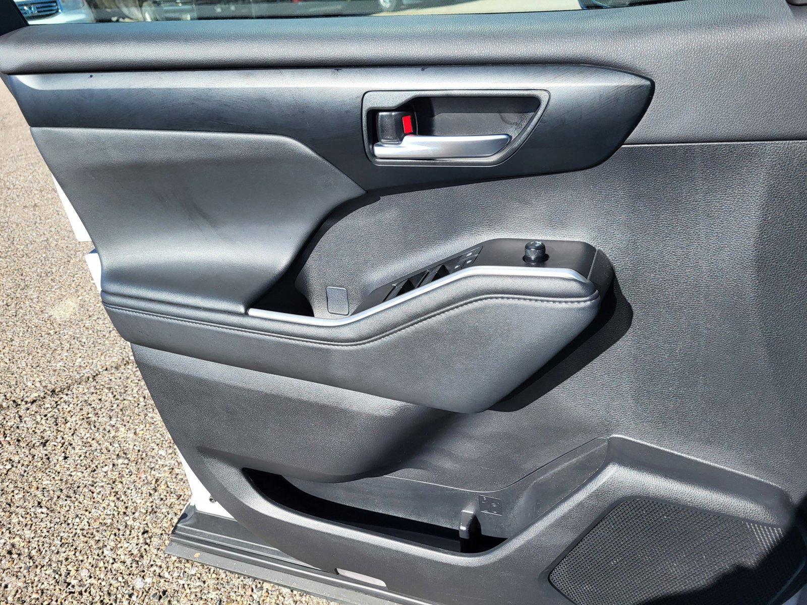 Certified 2025 Toyota Highlander XSE image 14