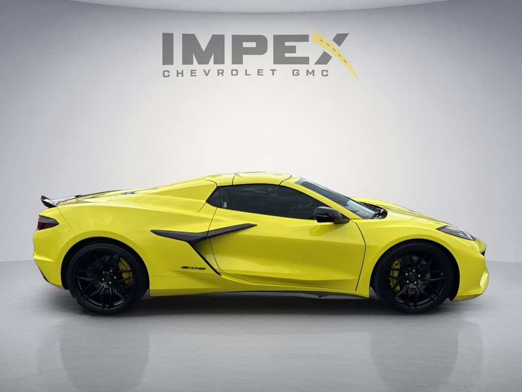Used 2024 Chevrolet Corvette Z06 w/ Stealth Interior Trim Package RWD image 6