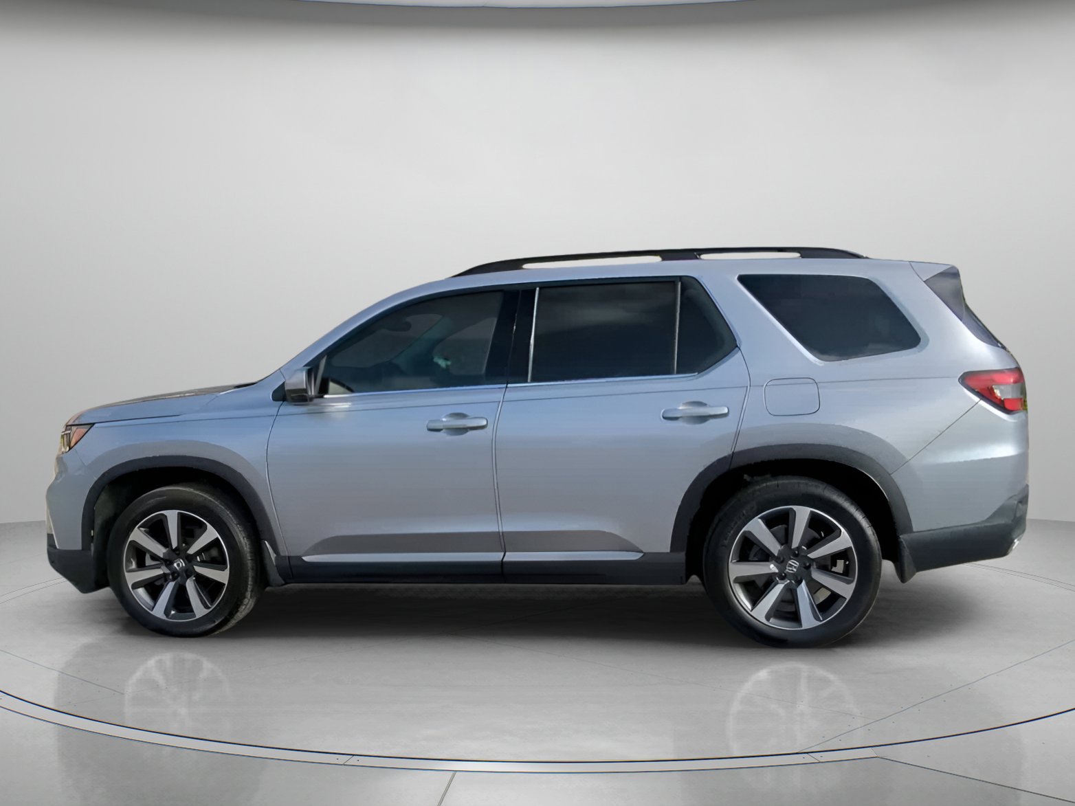 Used 2024 Honda Pilot Touring image 16