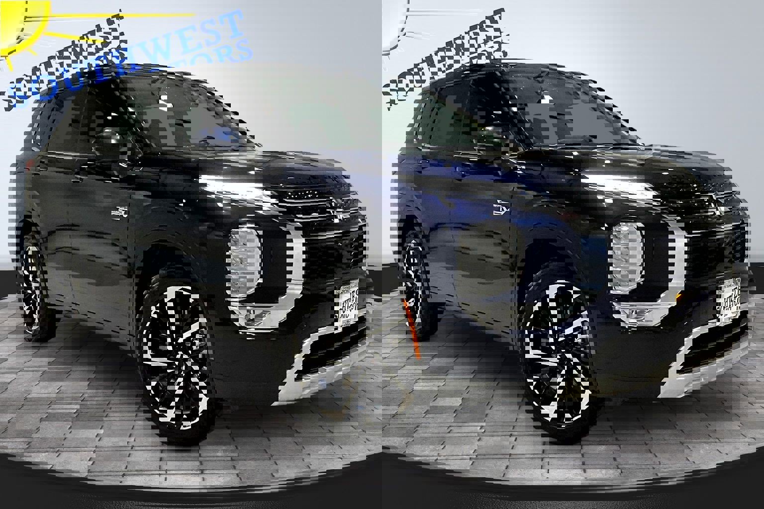 Used 2023 Mitsubishi Outlander SE image 3