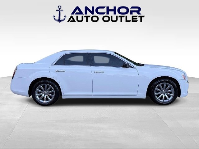 Used 2014 Chrysler 300 C RWD image 9