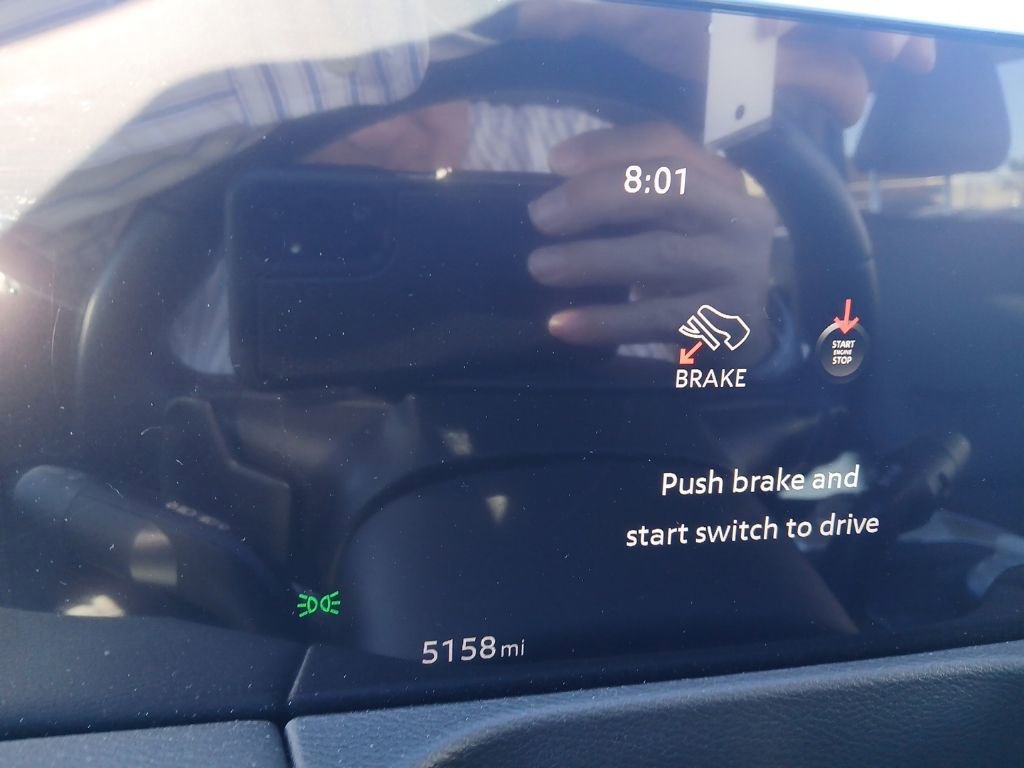 Certified 2025 Nissan Armada SV image 2