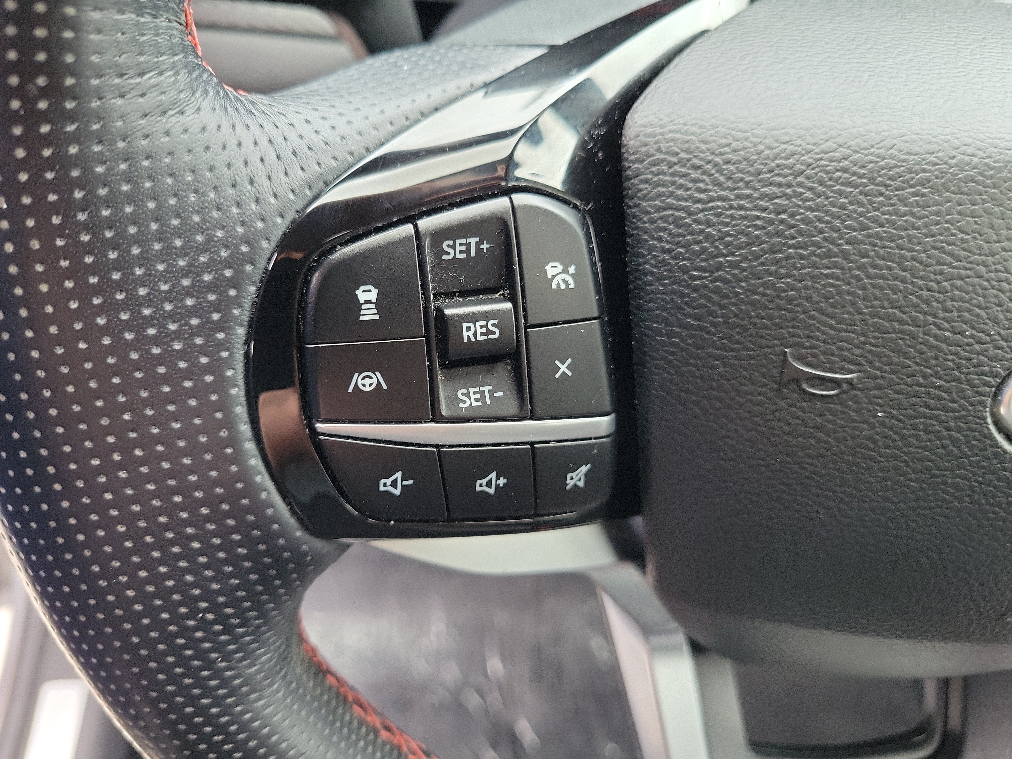 Used 2022 Ford Explorer ST-Line RWD image 31