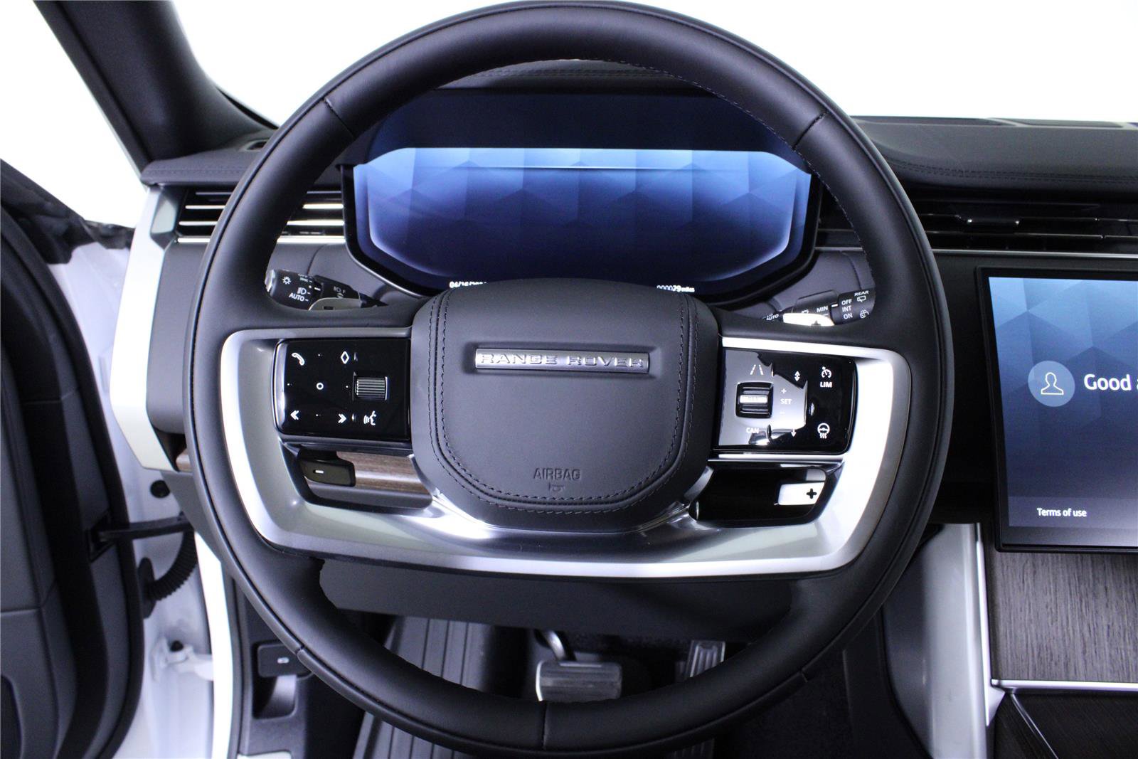 New 2026 Land Rover Range Rover Long Wheelbase SE AWD/4WD image 18