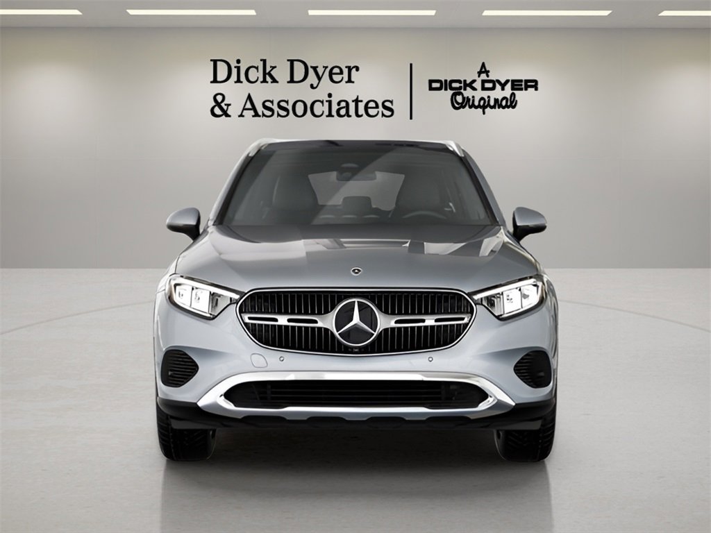 Used 2025 Mercedes-Benz GLC 300 4MATIC image 33