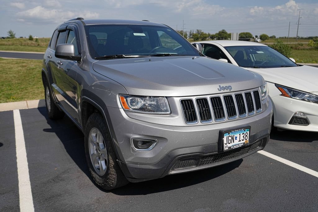 Used 2016 Jeep Grand Cherokee Laredo w/ Quick Order Package 23E AWD/4WD image 3