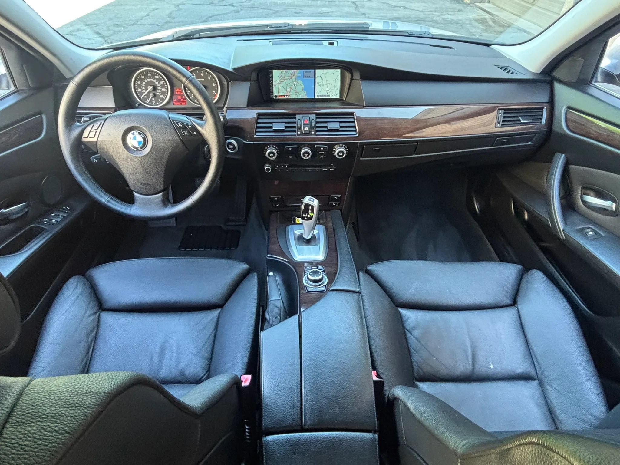 Used 2010 BMW 535i xDrive Wagon AWD/4WD image 28
