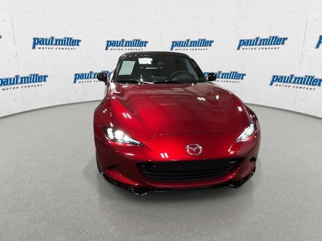 Certified 2025 MAZDA MX-5 Miata Club w/ Weather Package RWD image 3