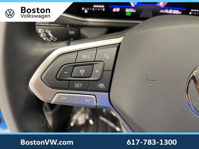 Used 2025 Volkswagen Taos SE image 11