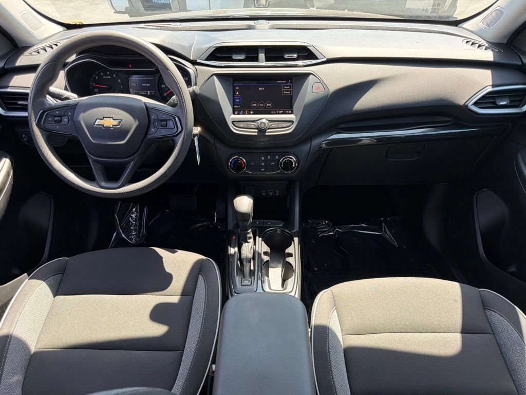 Used 2023 Chevrolet TrailBlazer LS FWD image 30