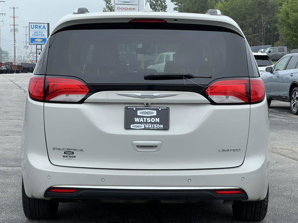 Used 2017 Chrysler Pacifica Limited w/ UConnect Theater Package FWD image 11