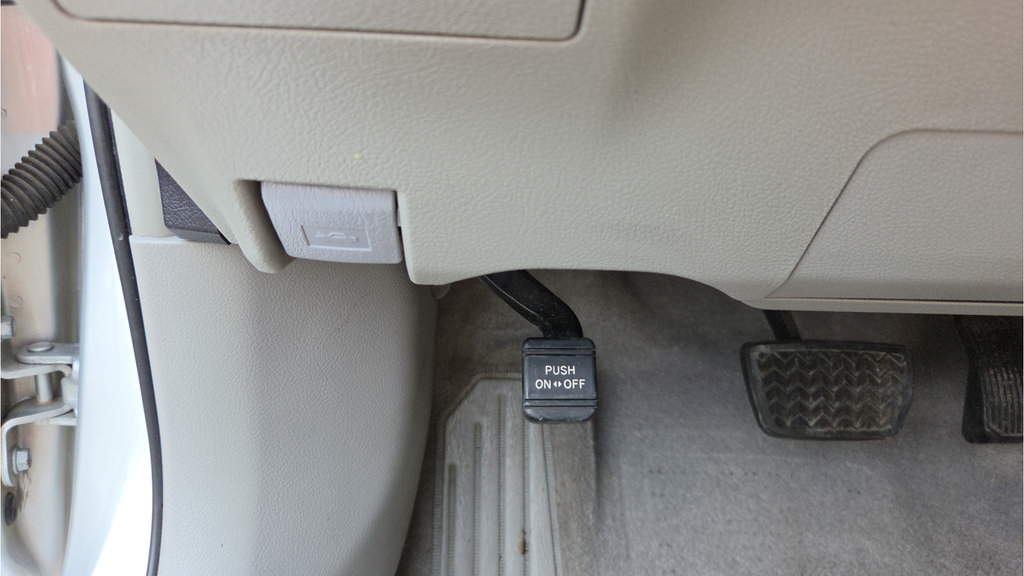 Used 2013 Toyota Camry XLE w/ Leather Pkg FWD image 72