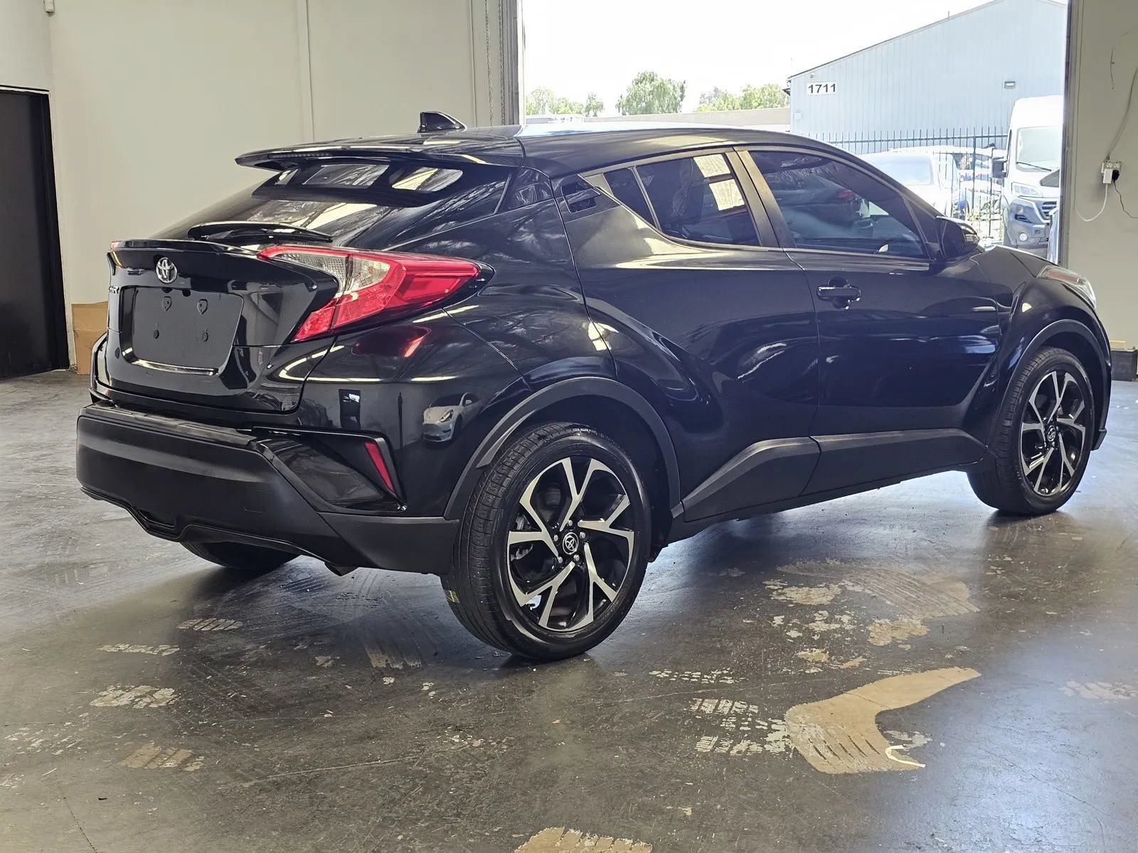 Used 2022 Toyota C-HR XLE FWD image 4