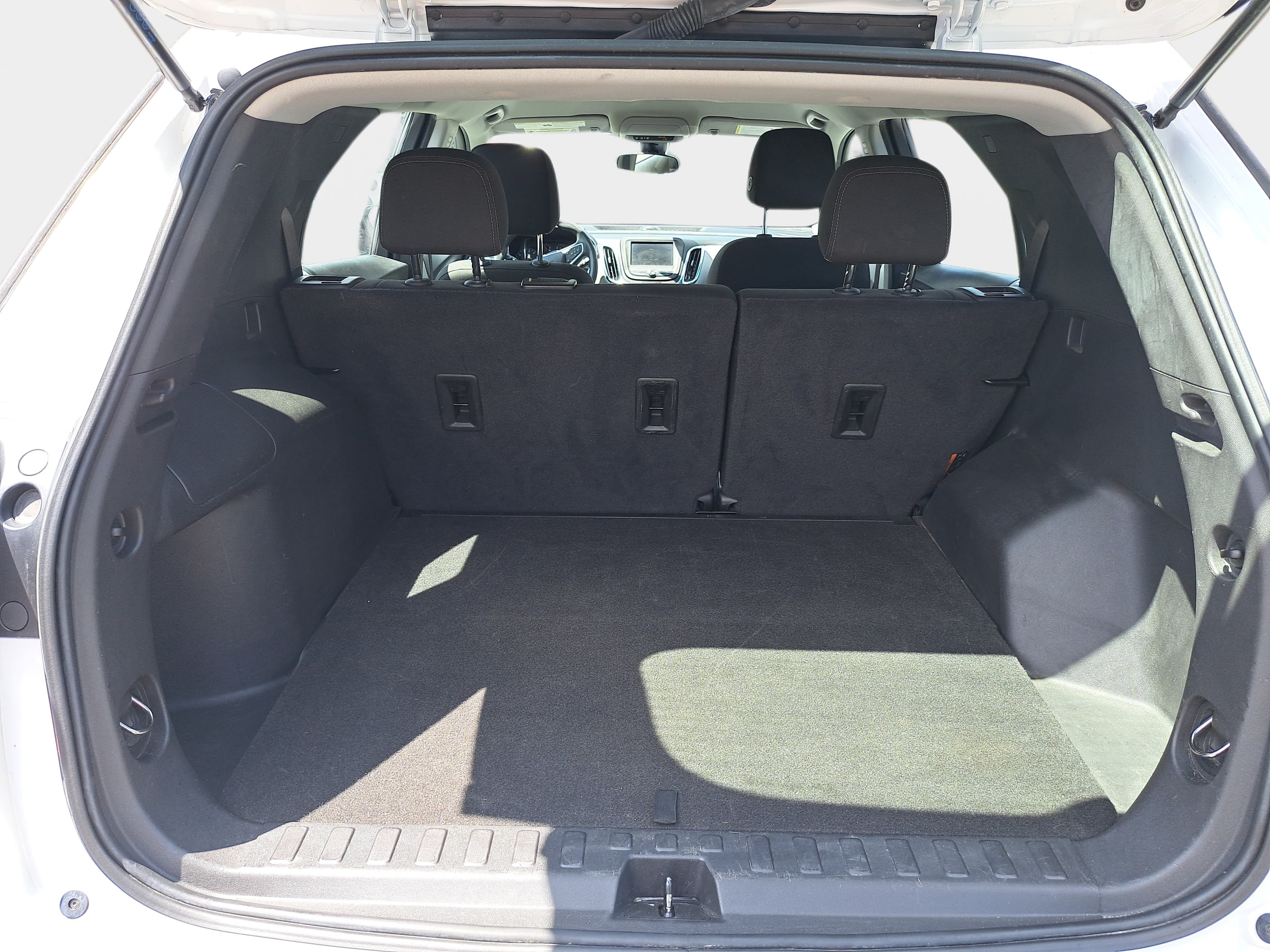 Used 2023 Chevrolet Equinox LS FWD image 12