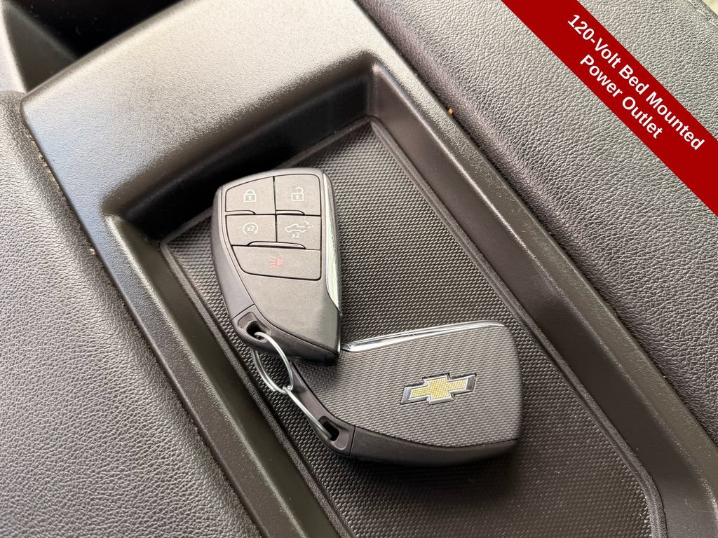 Used 2024 Chevrolet Silverado 1500 LT AWD/4WD image 30