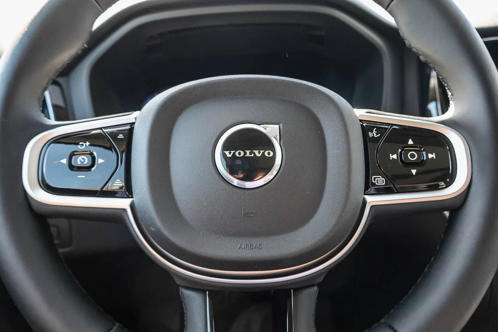 New 2026 Volvo XC60 T8 Core w/ Climate Package AWD/4WD image 32