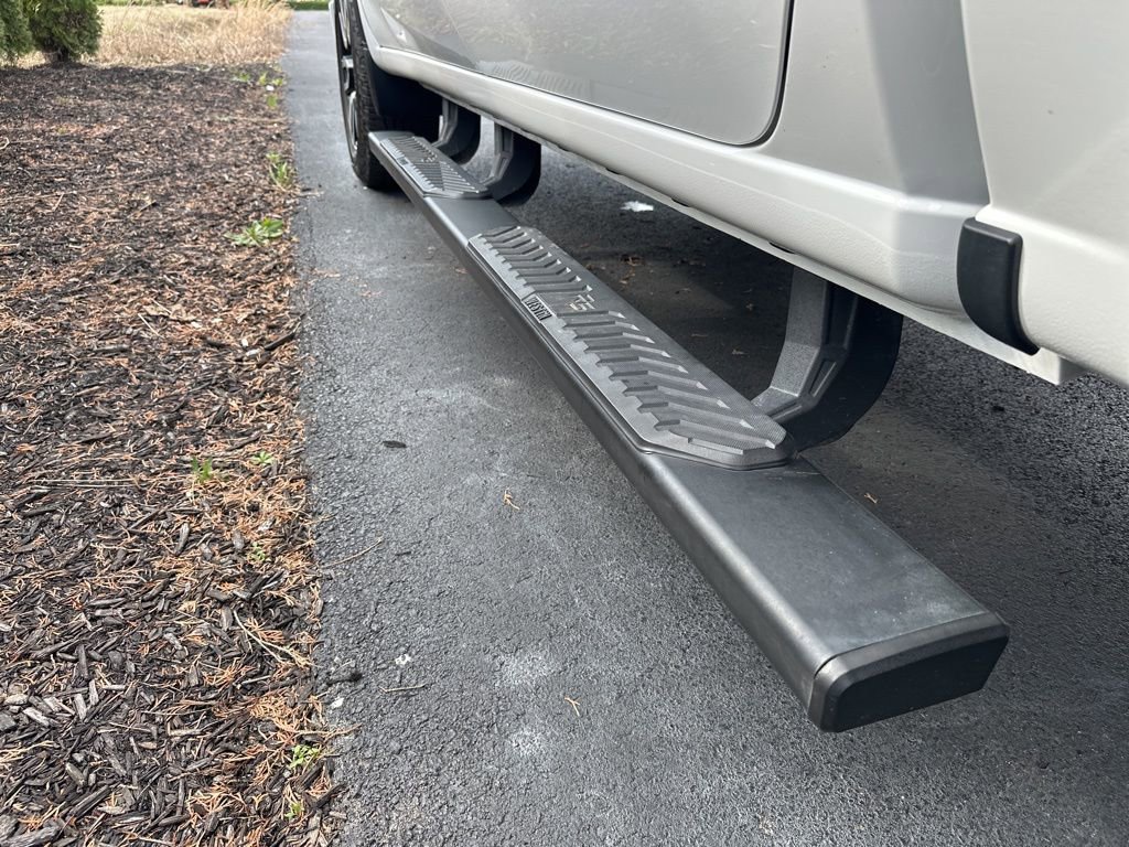 Used 2023 GMC Sierra 1500 AT4 w/ Technology Package image 31