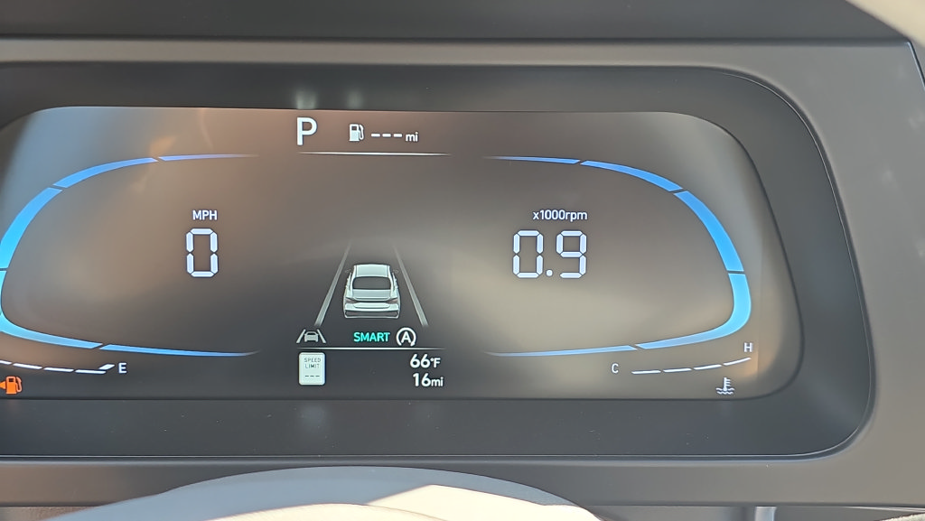 New 2026 Hyundai Elantra SE FWD image 17