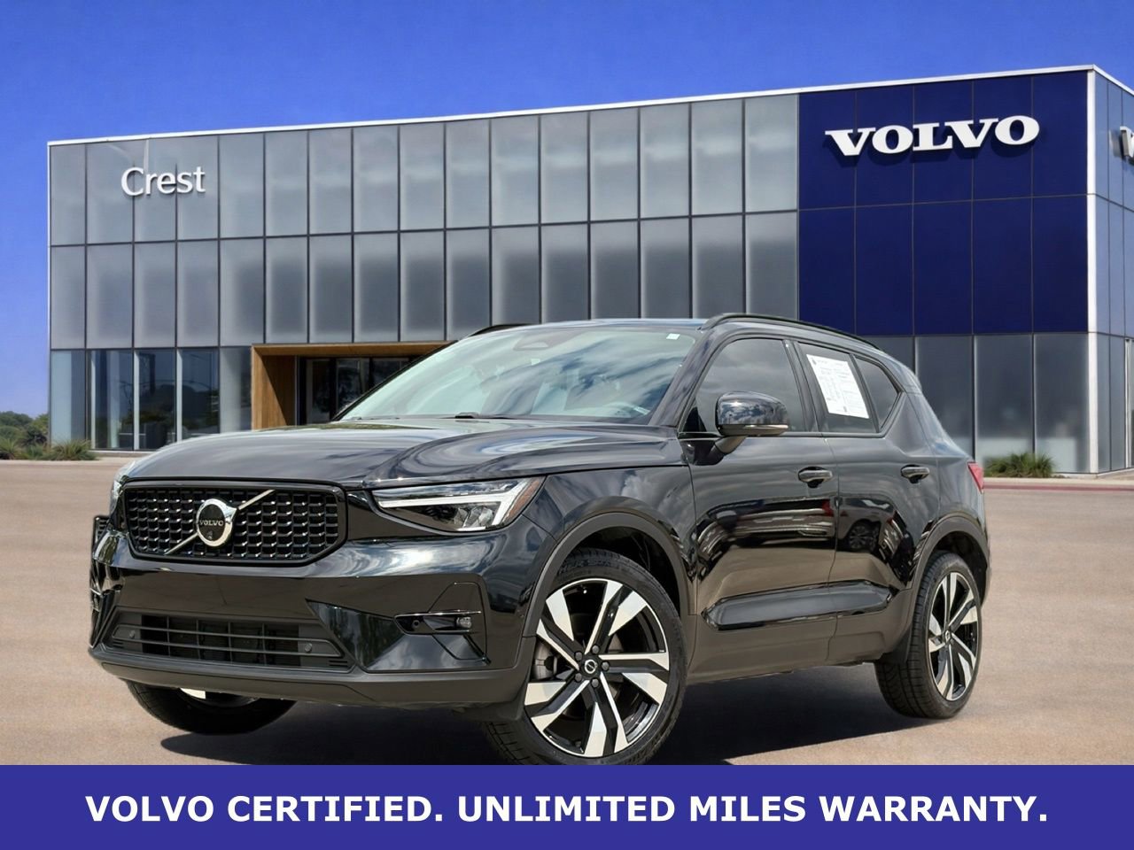 Certified 2024 Volvo XC40 B5 Plus image 1