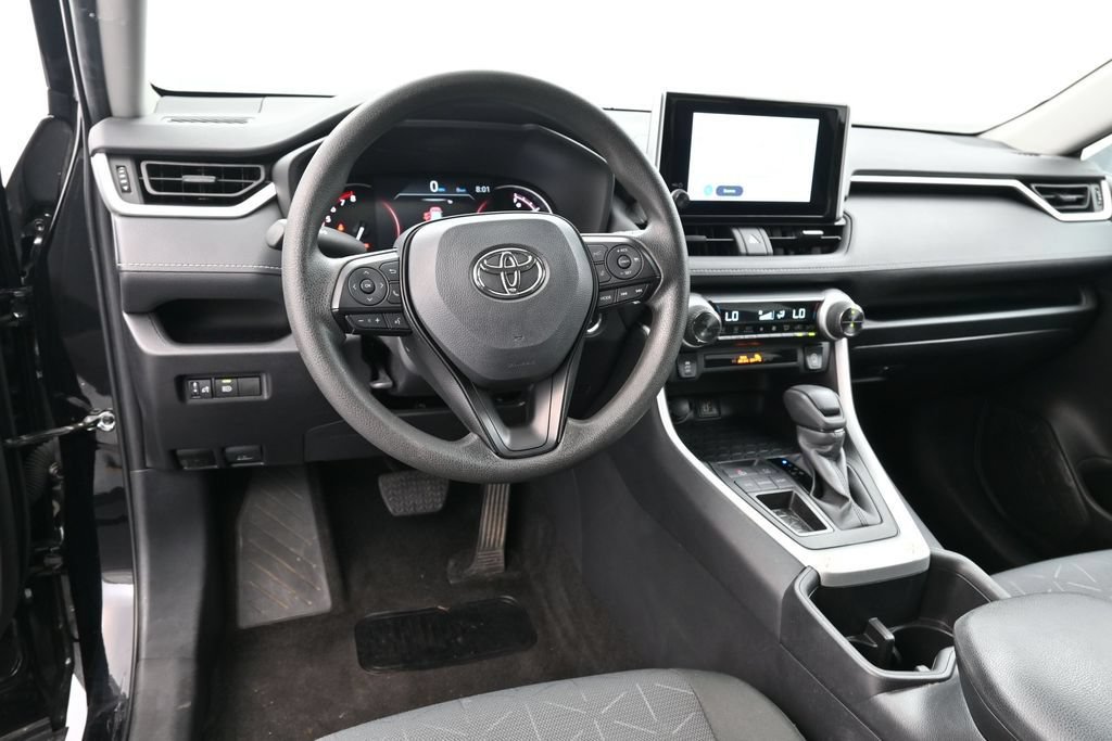 Used 2025 Toyota RAV4 XLE FWD image 18