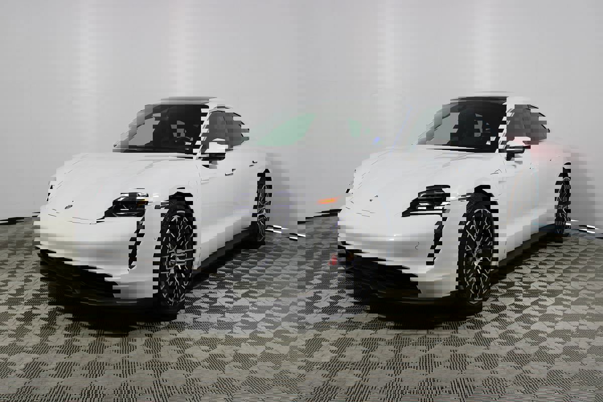 Used 2020 Porsche Taycan 4S image 3