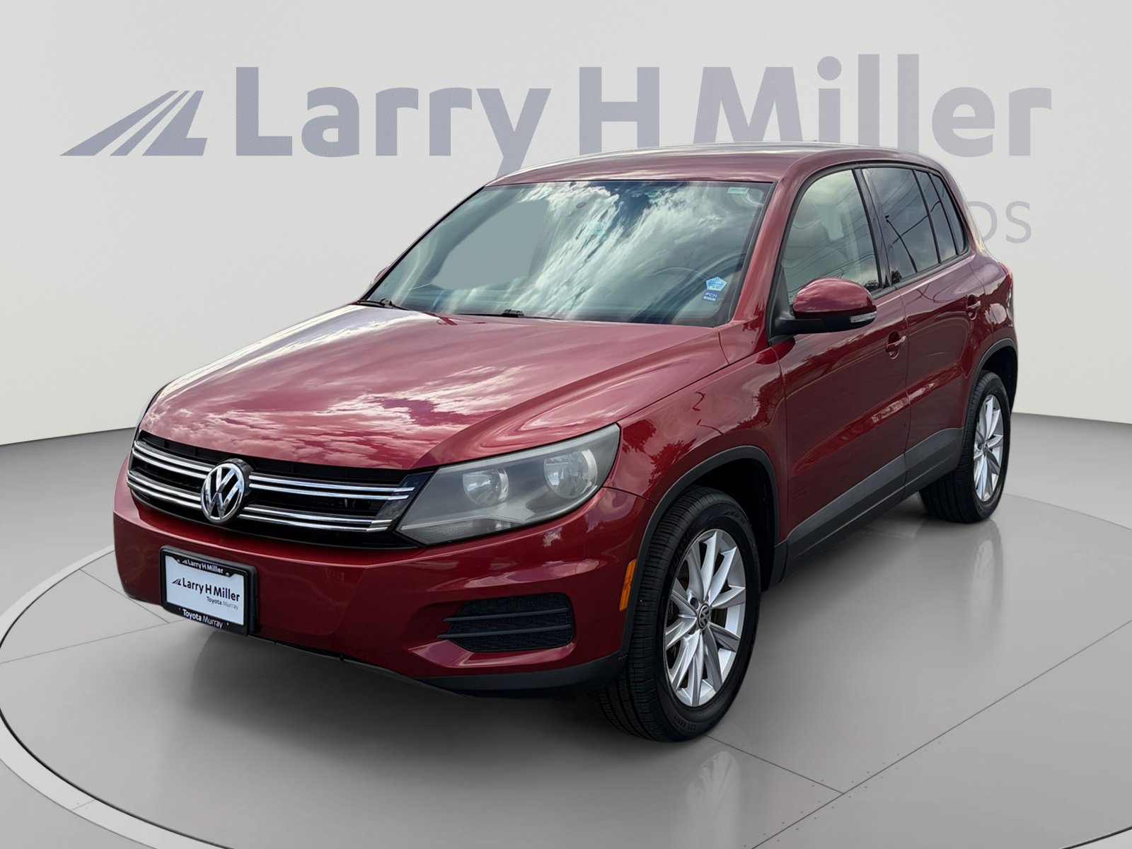 Used 2014 Volkswagen Tiguan SE AWD/4WD image 1