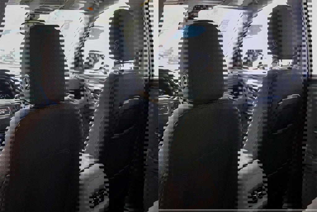 Used 2023 GMC Terrain SLE w/ Driver Convenience Package image 22