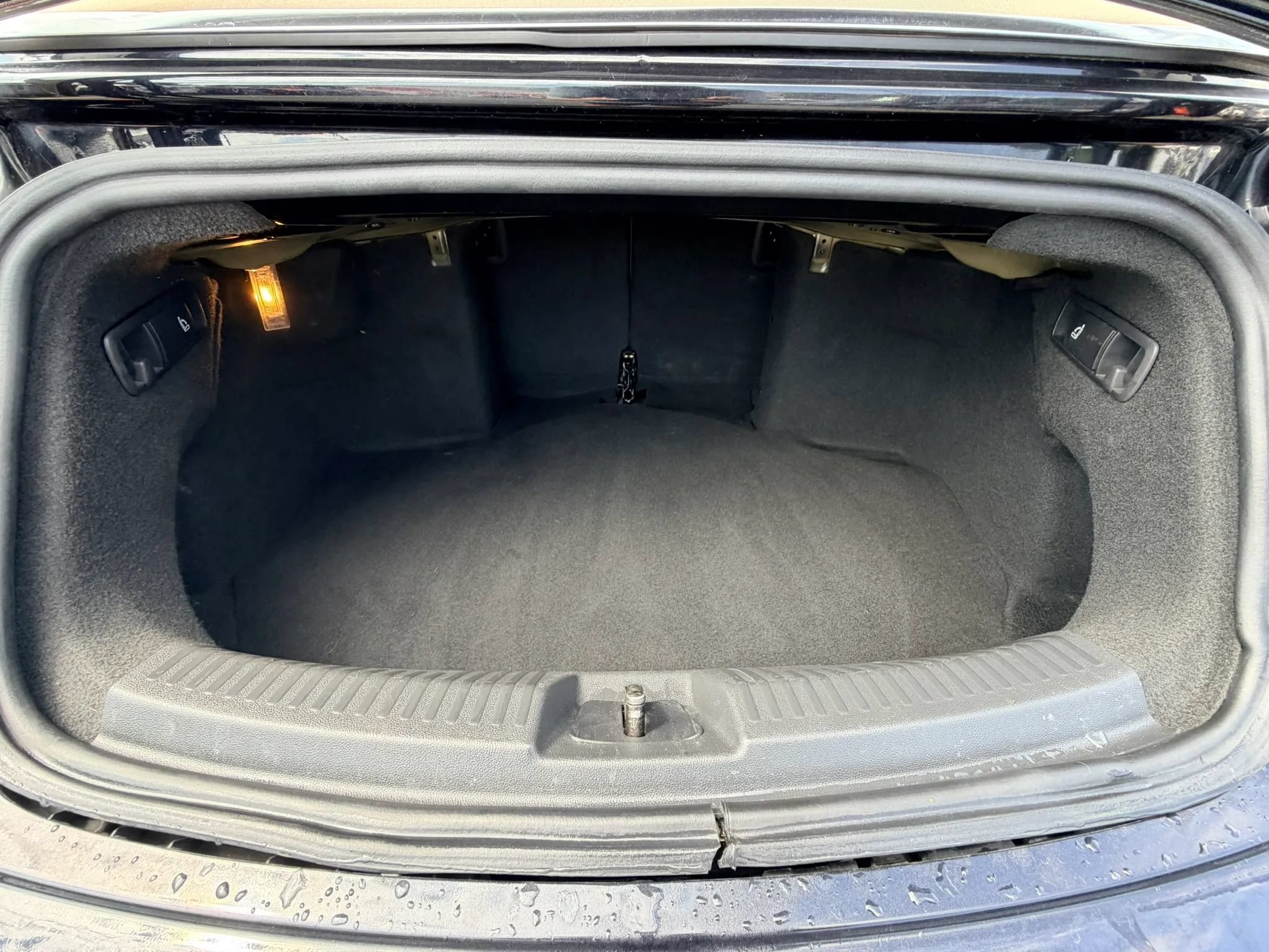 Used 2019 Volkswagen Beetle 2.0T S FWD image 21