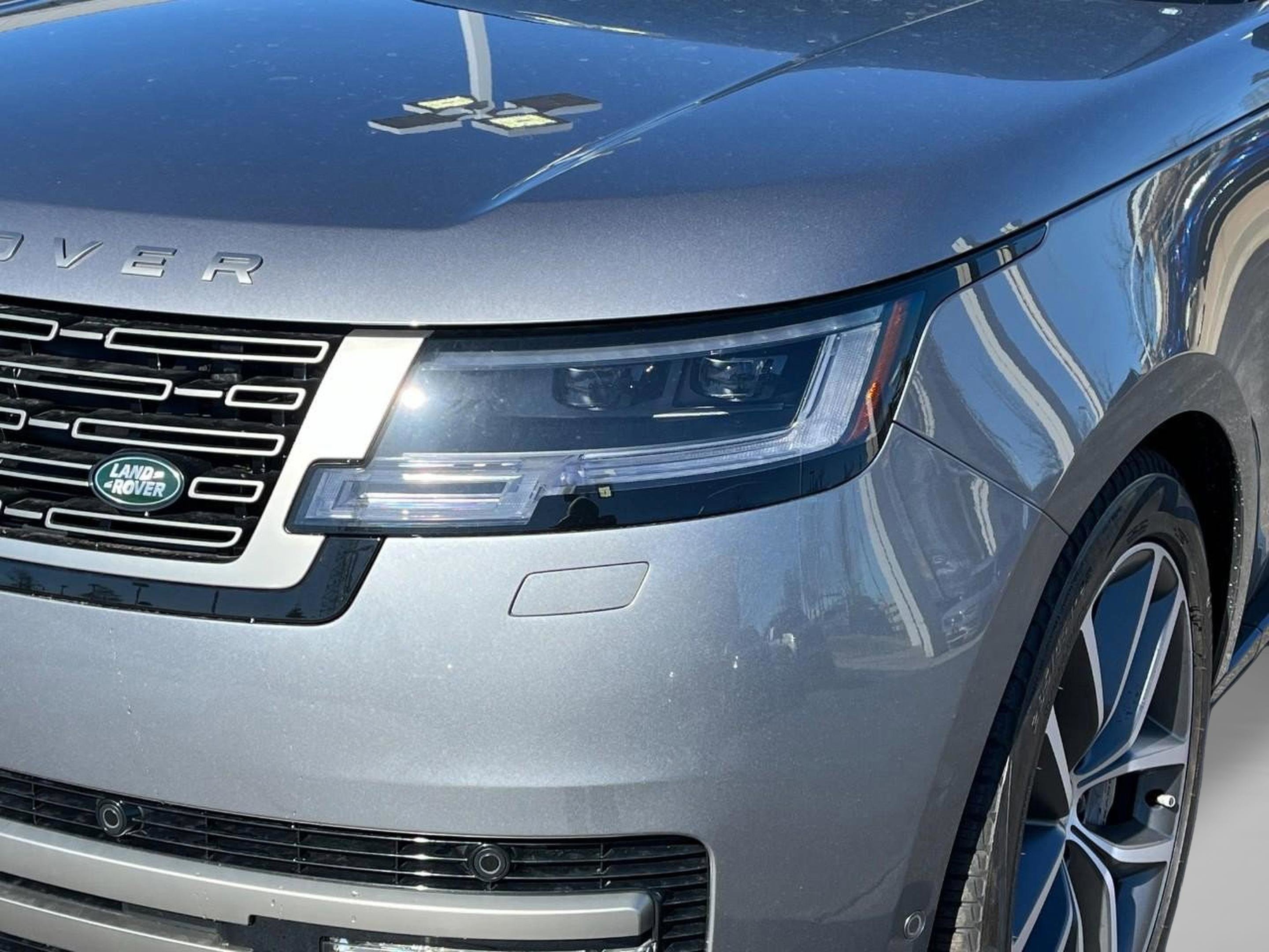 New 2025 Land Rover Range Rover SE image 10