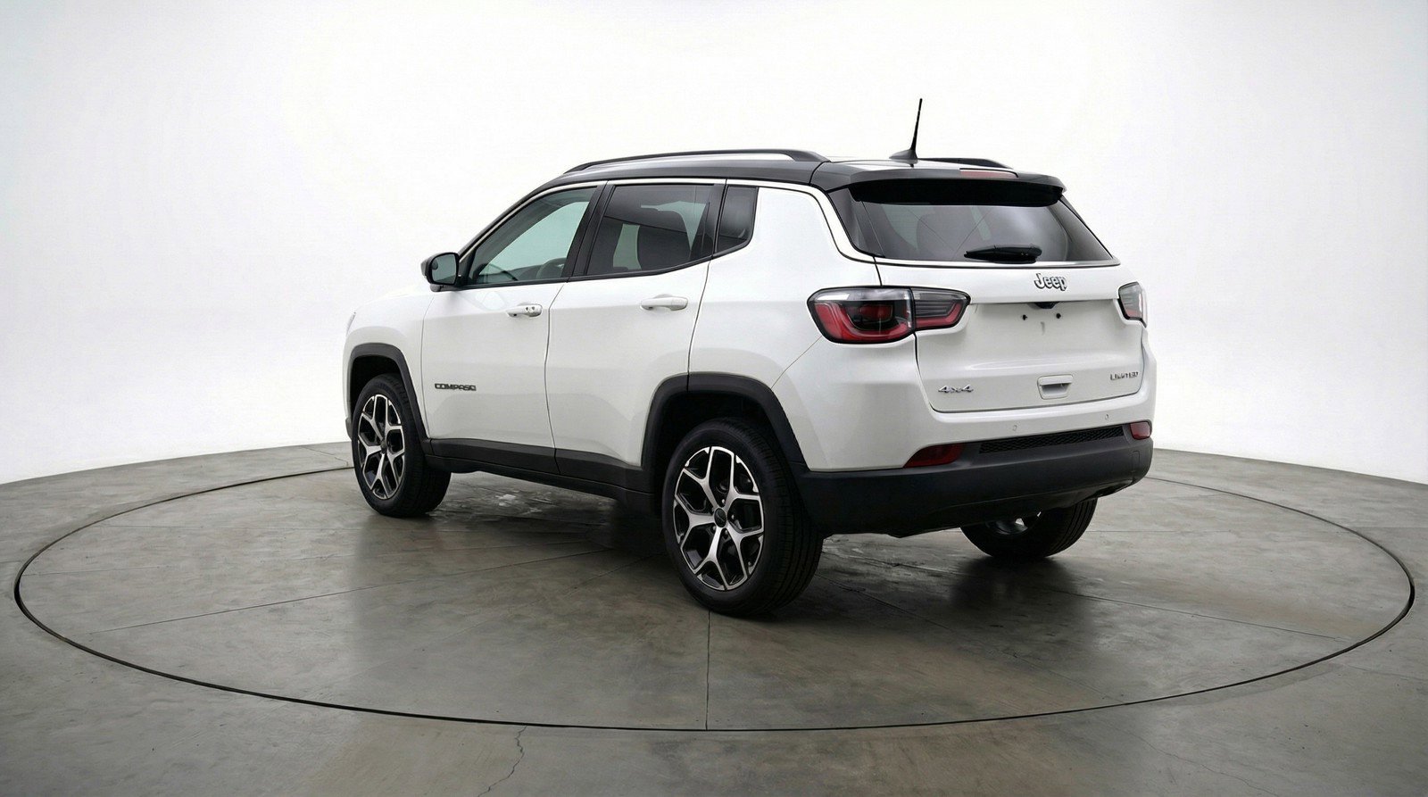 Used 2025 Jeep Compass Limited image 6