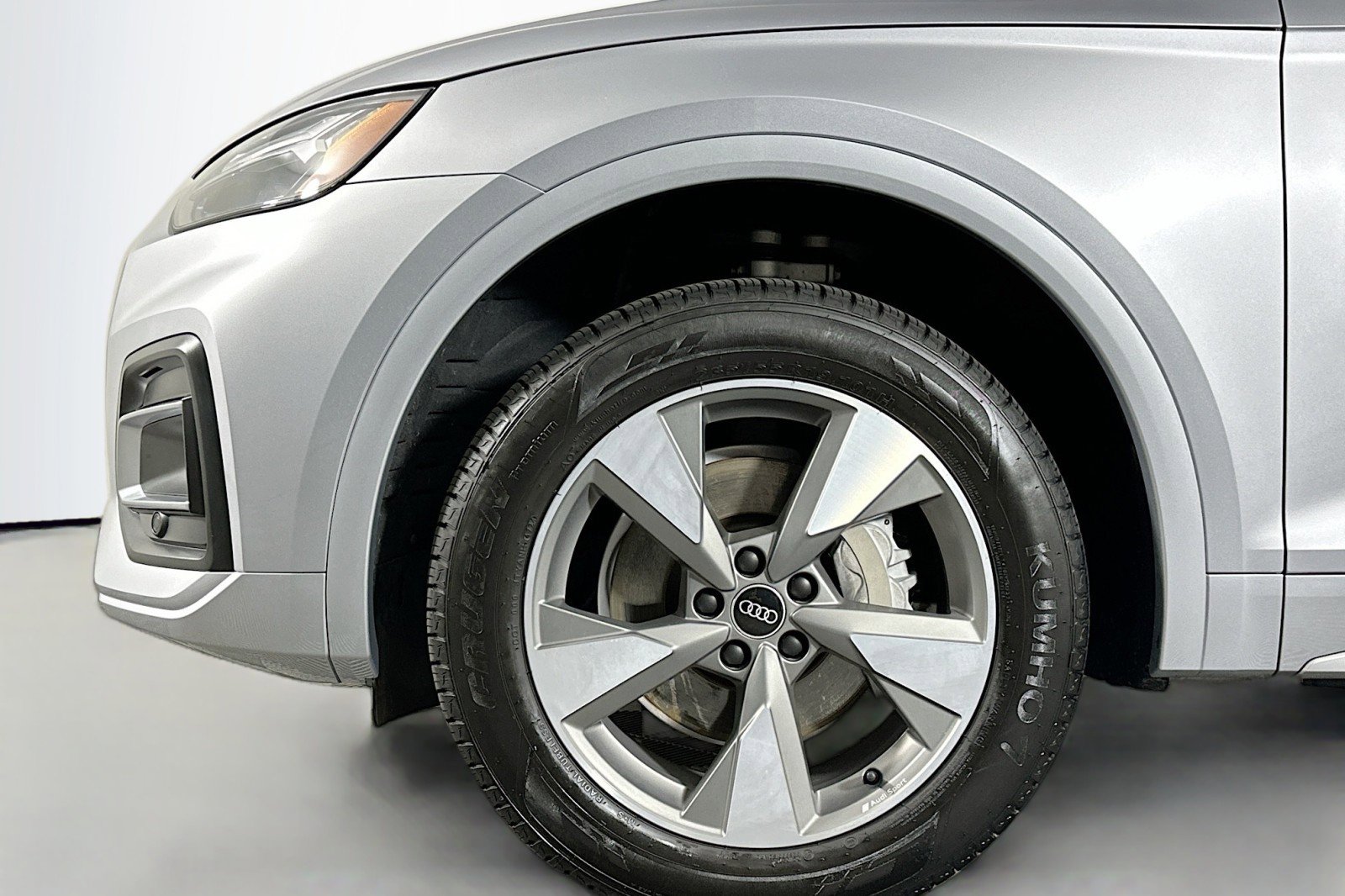 Used 2022 Audi Q5 2.0T Premium Plus w/ Premium Plus Package AWD/4WD image 12