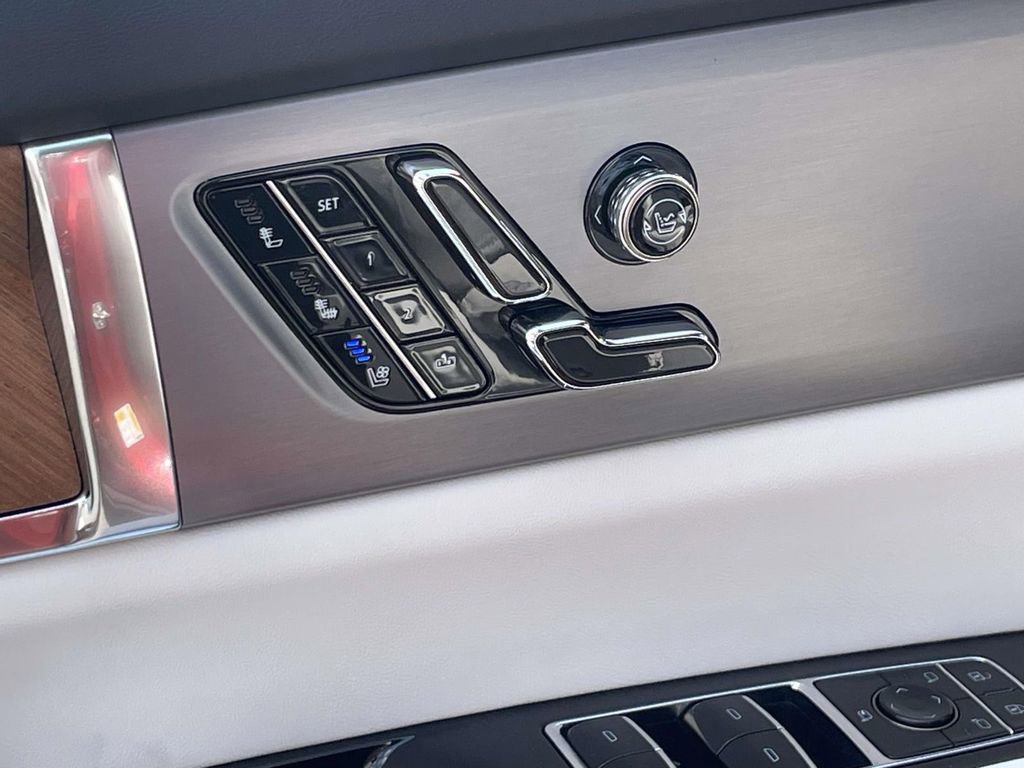 New 2026 Cadillac Vistiq Luxury w/ LPO, Premium Carpet Package image 17