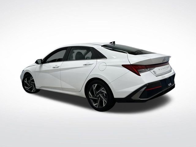 Used 2024 Hyundai Elantra Limited image 3