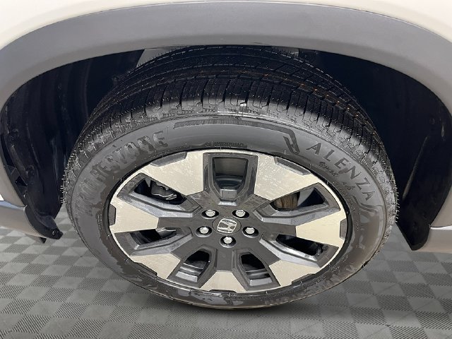 New 2026 Honda Pilot Touring image 13