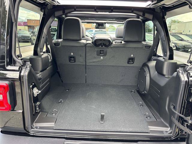New 2027 Jeep Wrangler Unlimited Rubicon AWD/4WD image 4