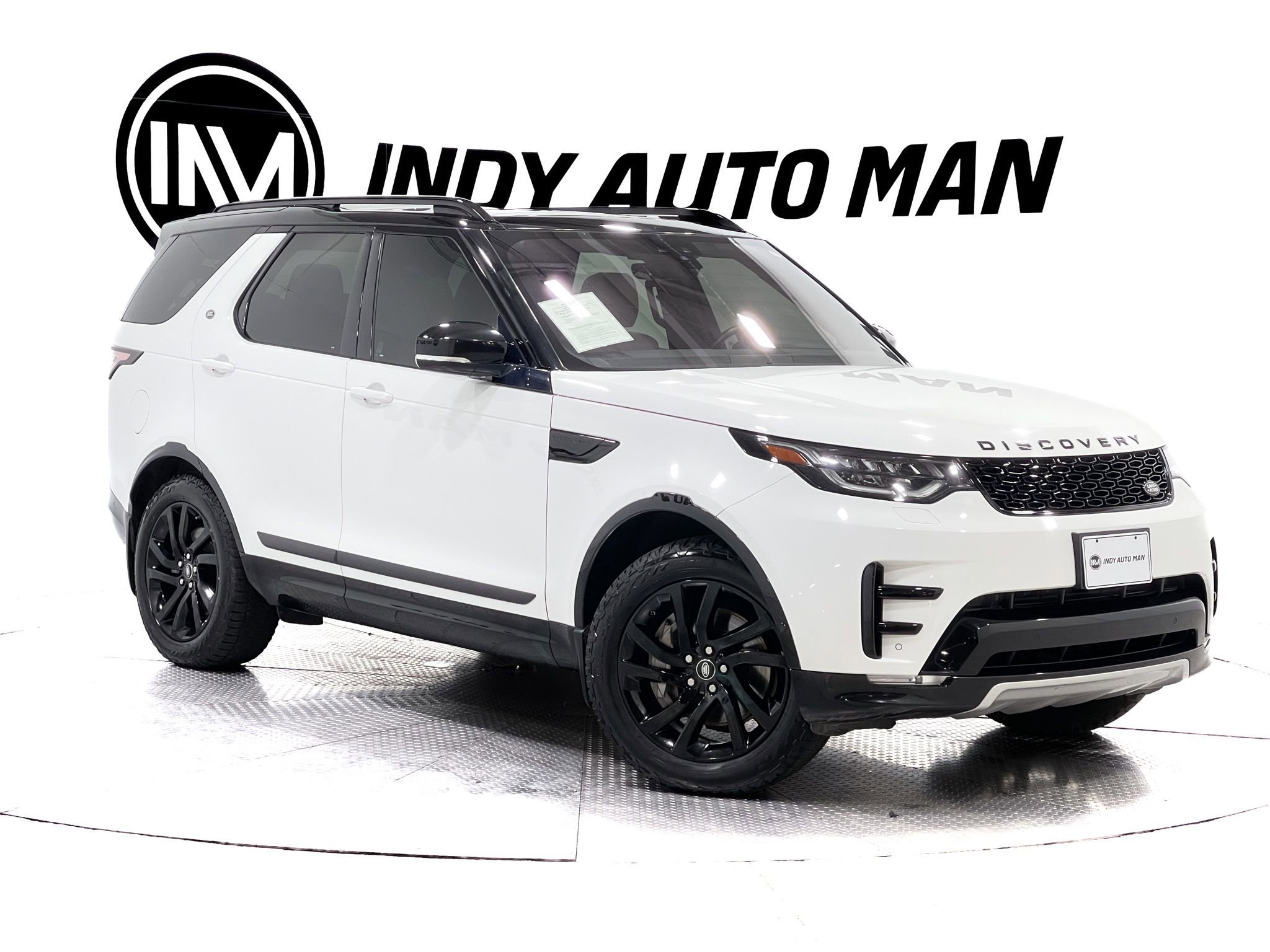 Used 2020 Land Rover Discovery Landmark AWD/4WD image 2